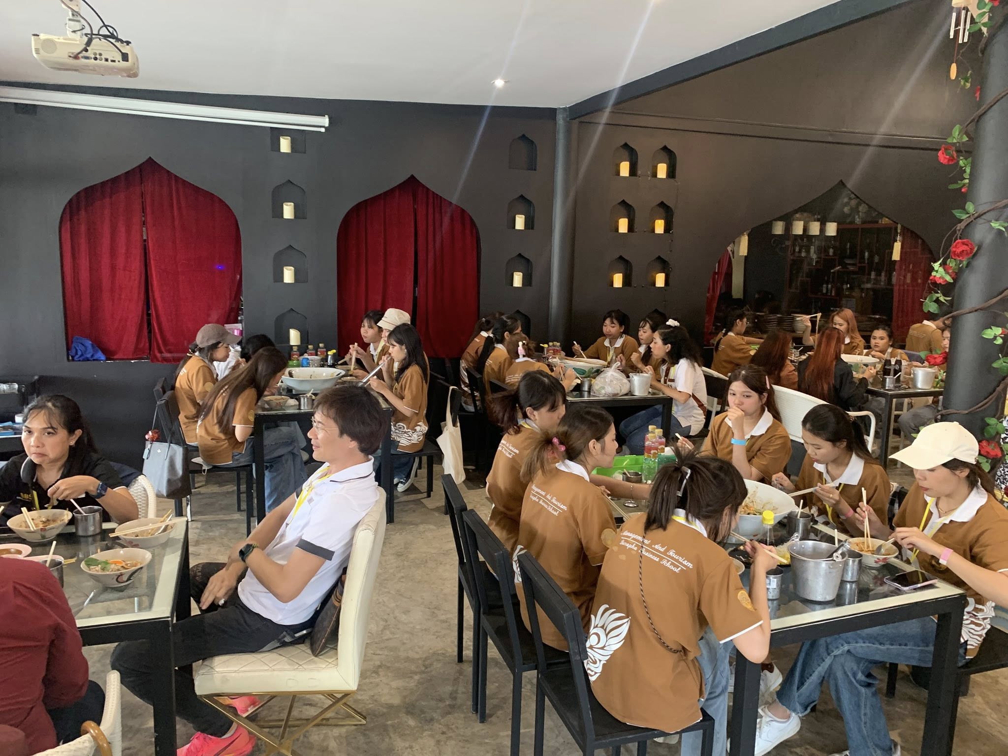 กุ้งแม่น้ำกับกุ้งก้ามกราม